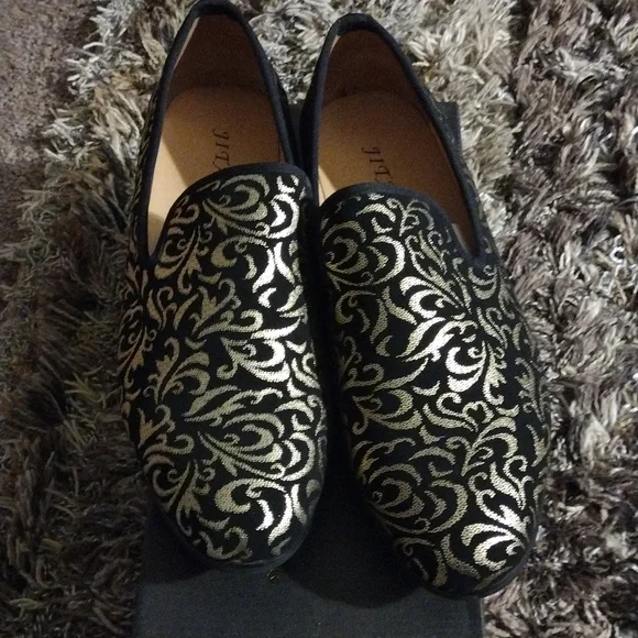 Jitia men's black and gold  slip on dress shoes. Size 12' - Picture 5 of 8